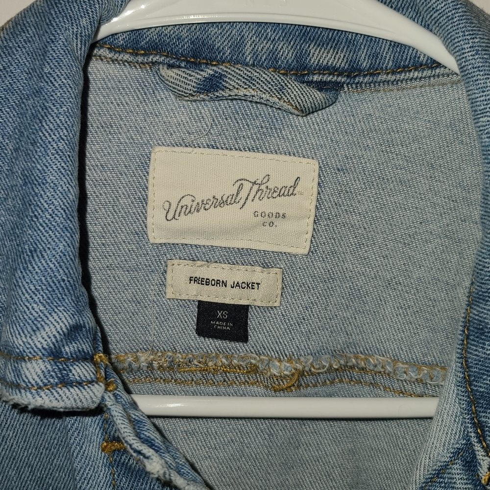 Universal Thread Jean Jacket - Picture 4 of 5